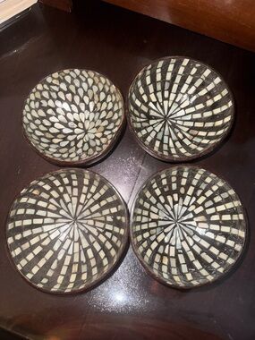 Tozai home coconut bowls Set of 4